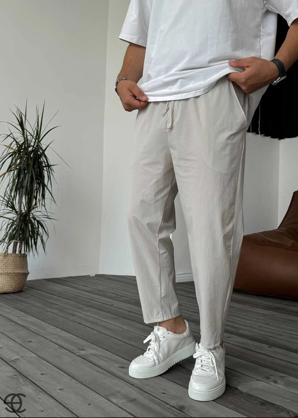 Pantalón parachute con elasticidad y cintura elástica - beige claro