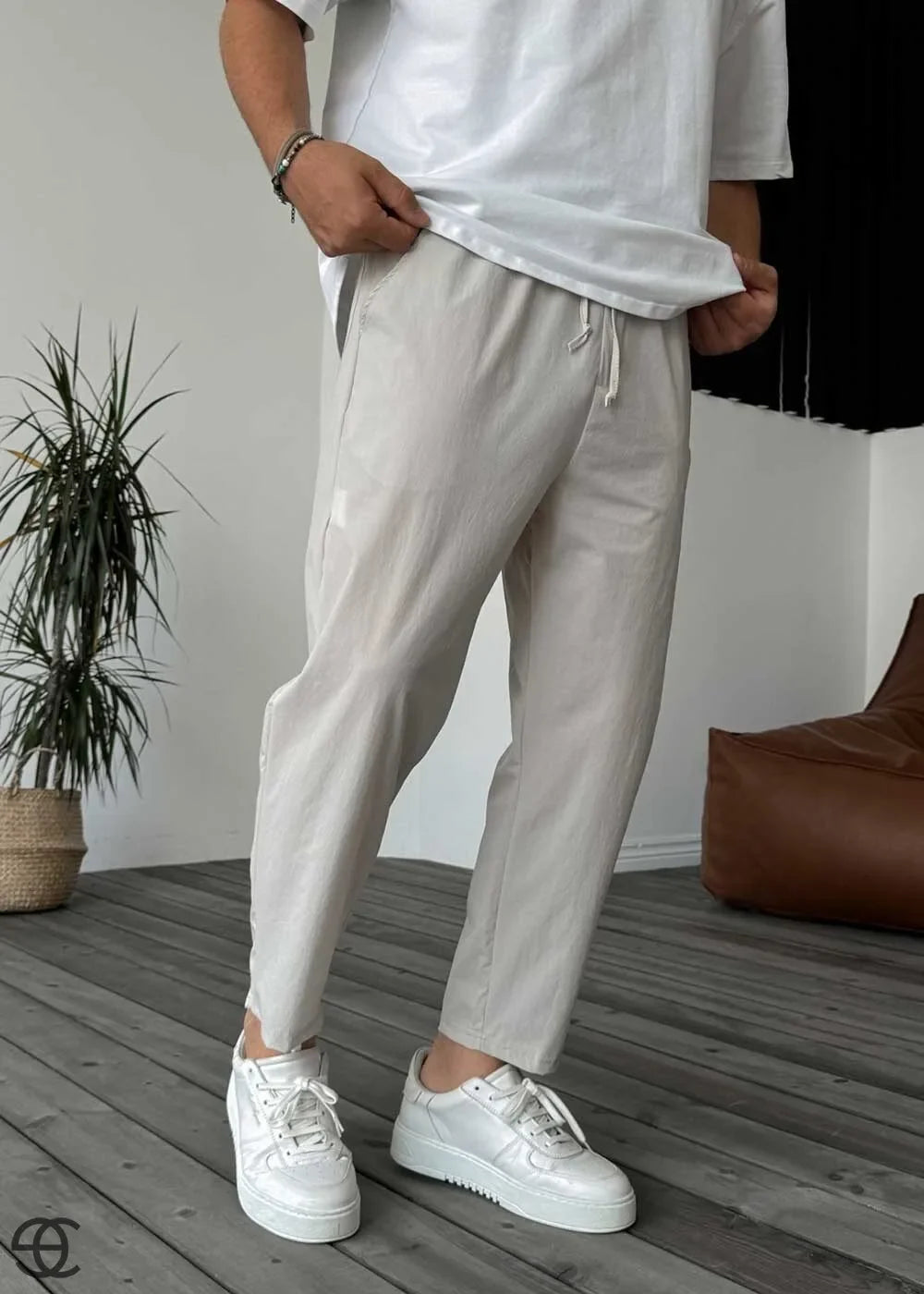 Pantalón parachute con elasticidad y cintura elástica - beige claro
