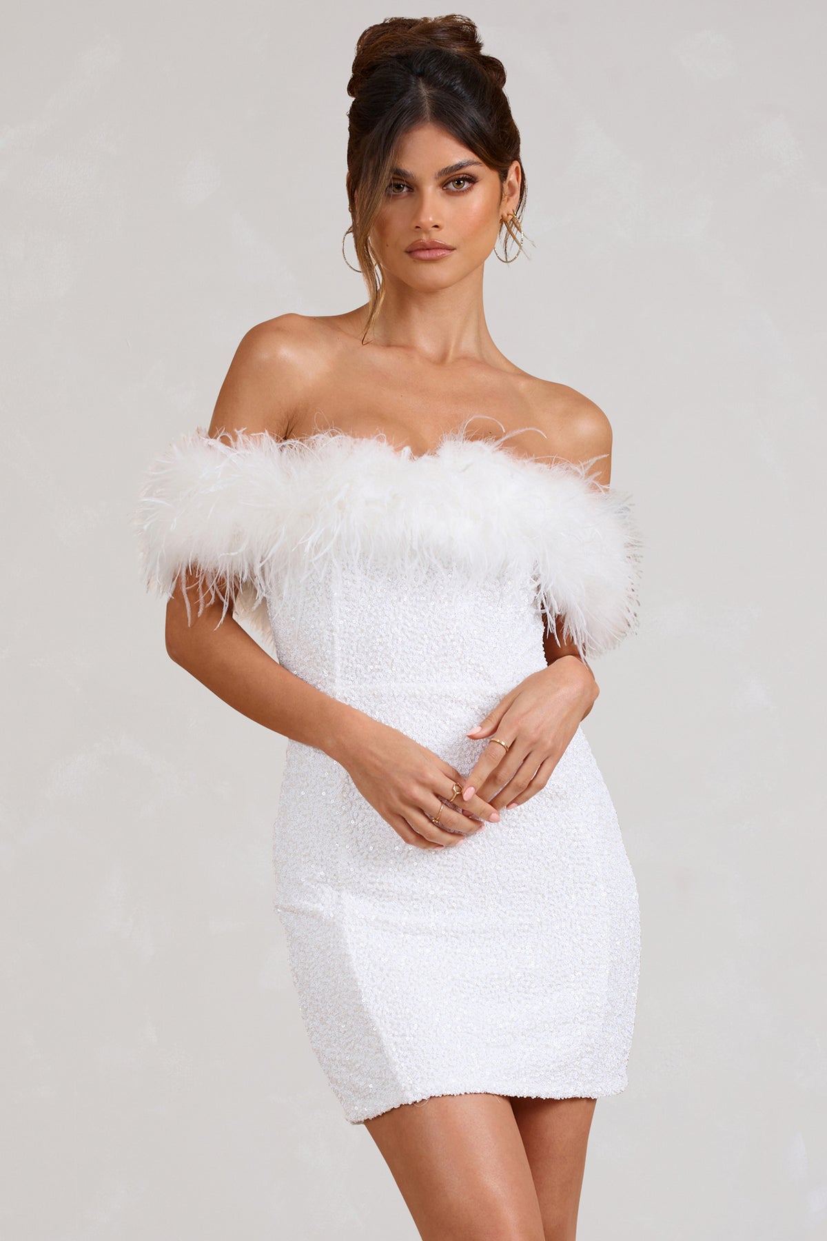 Varel | Vestido con lentejuelas y plumas