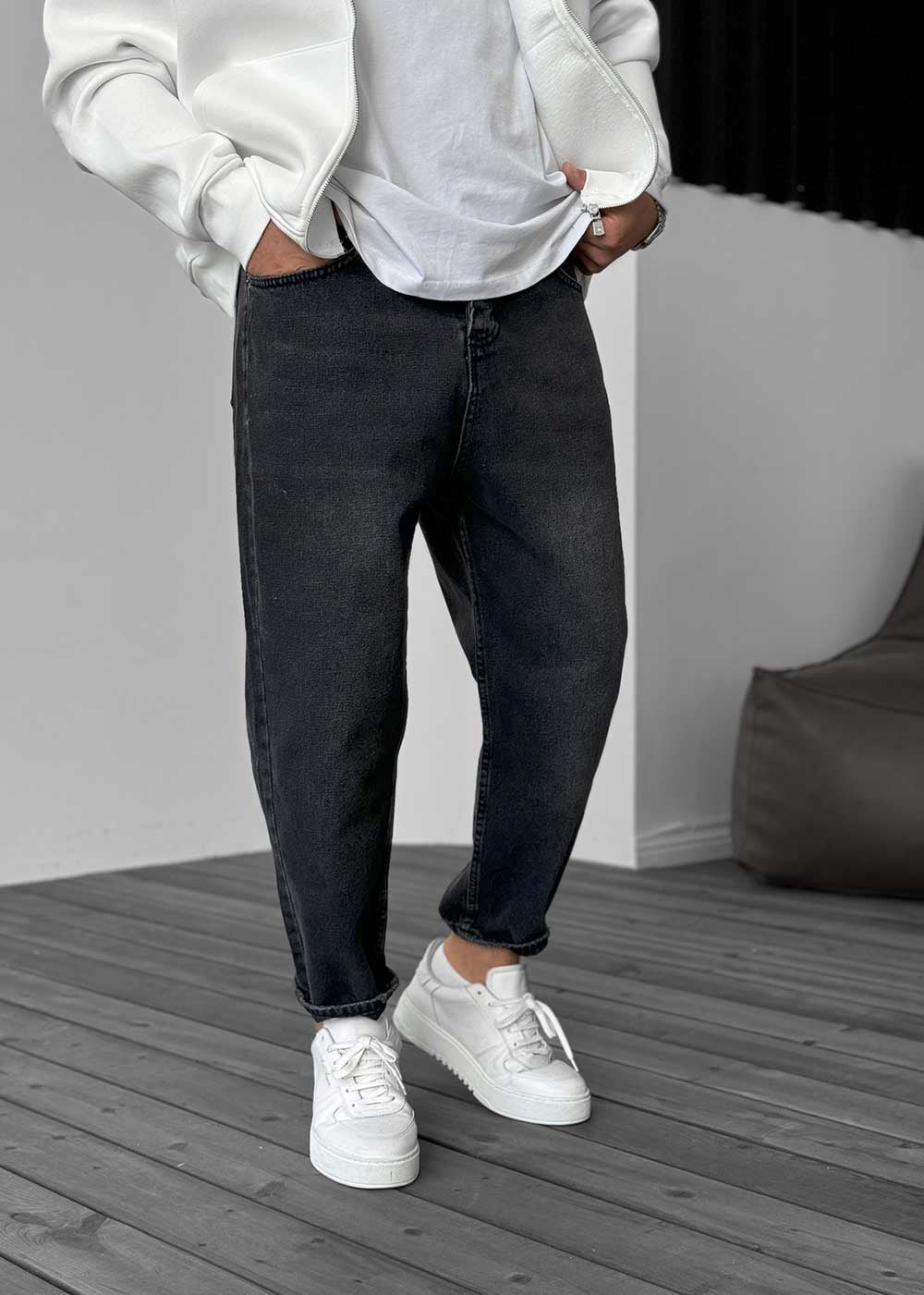 Pantalón vaquero de corte holgado con efecto lavado - Negro