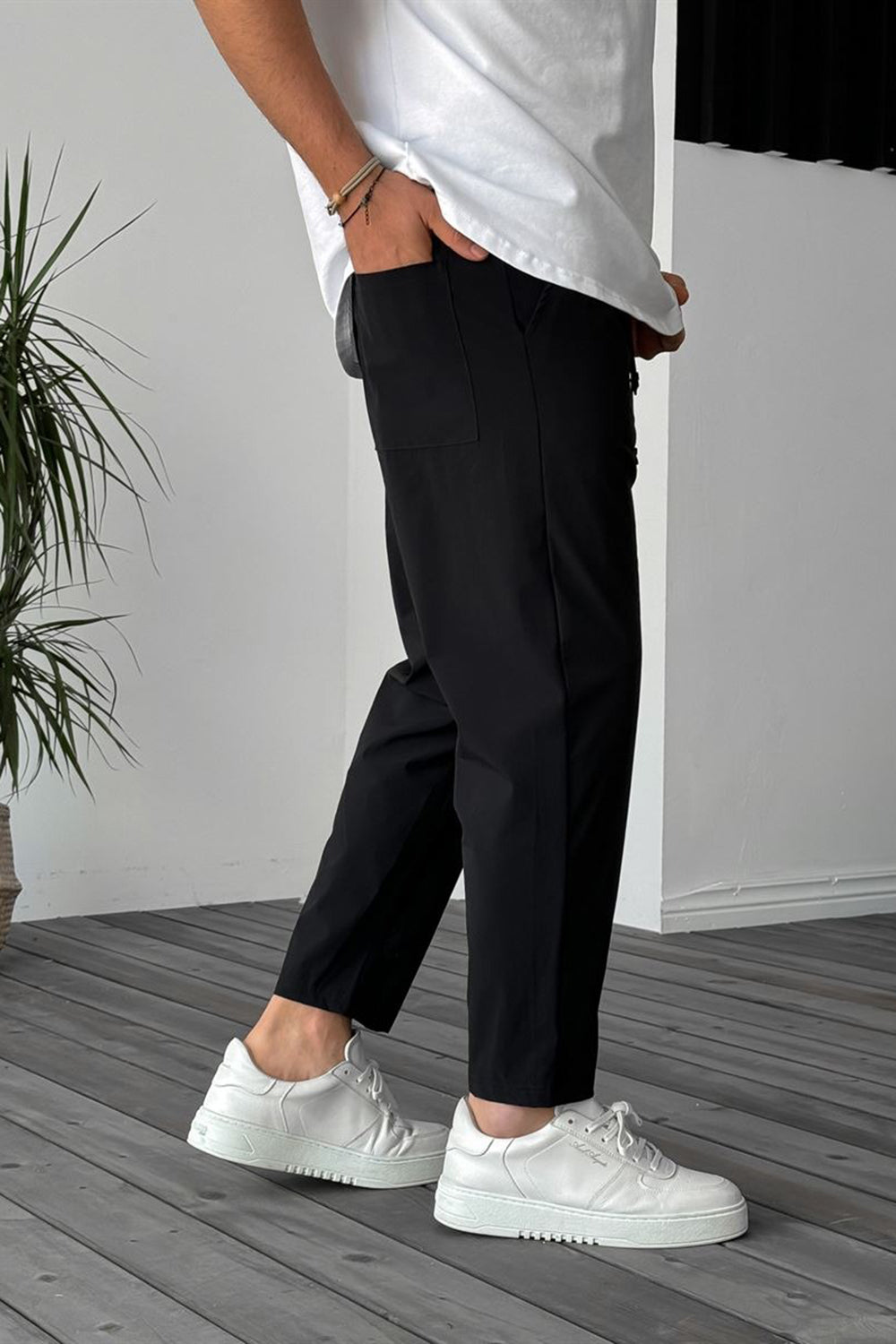 Pantalón Cargo Paracaídas Negro – Tejido Elástico y Ajuste Perfecto
